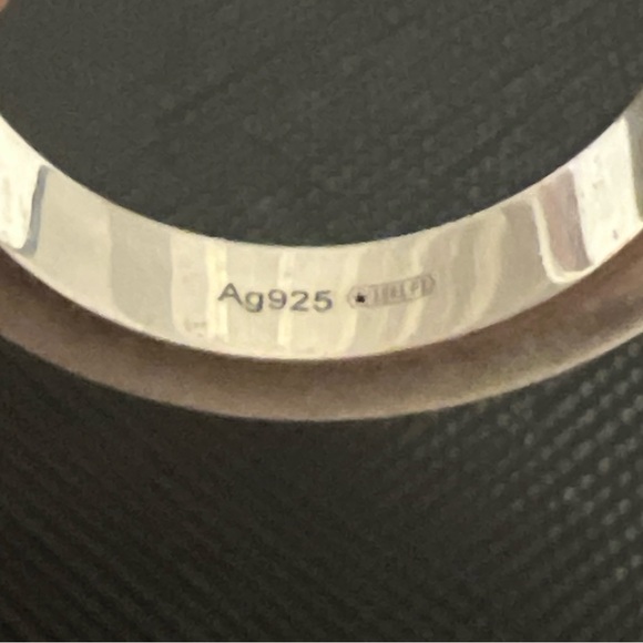 Gucci GG and Bee Engraved 4mm 925 Ring, Size 5 - Picture 5 of 5